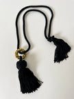 Collana vintage con nappina nera e anello dorato torchon
