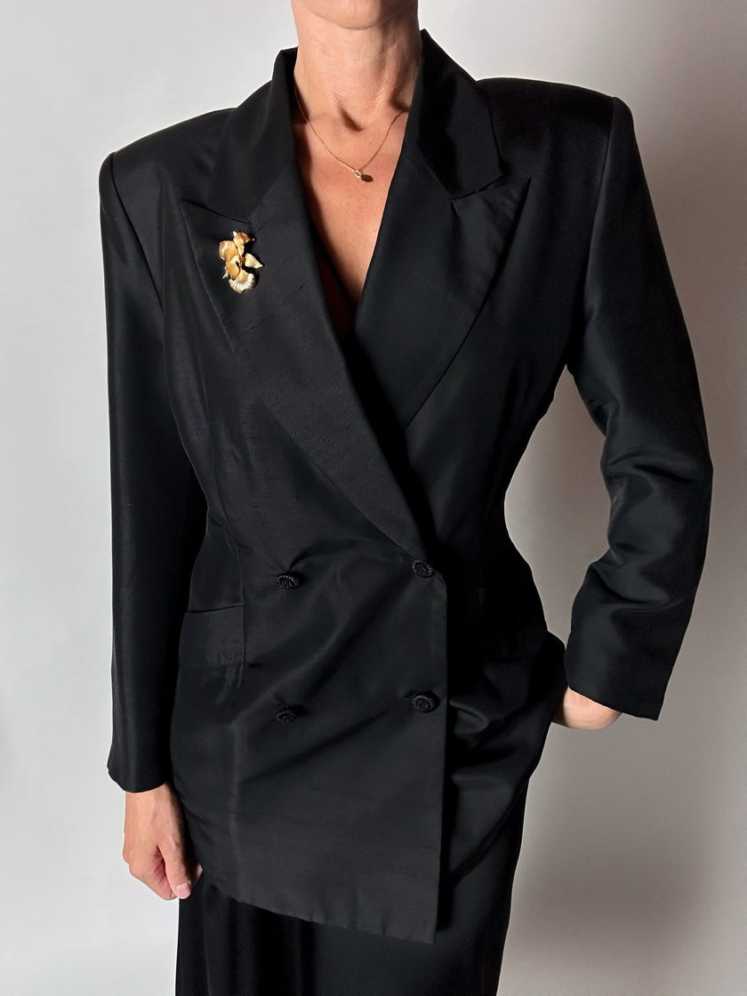 Blazer vintage Episode in shantung di seta nera con bottoni in passamaneria