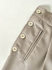Pantalone vintage in fresco di lana greige con pince e abbottonatura su ambo i lati