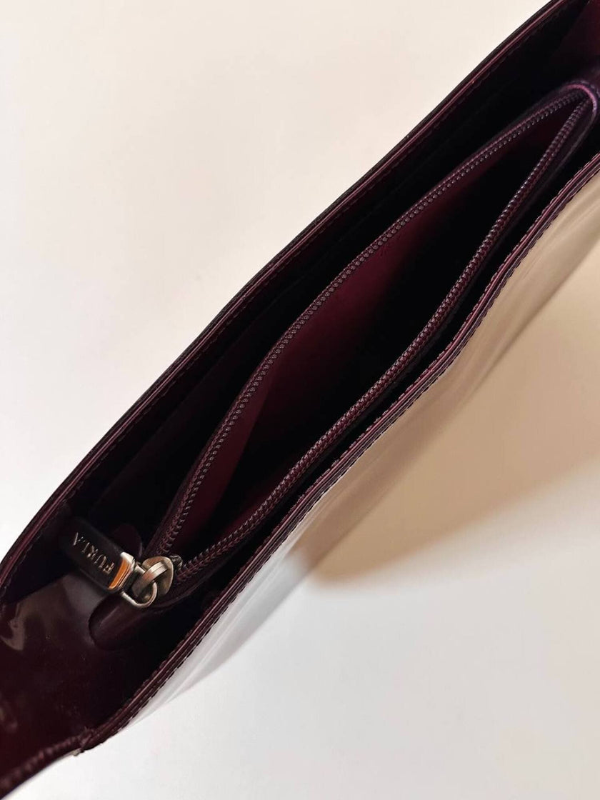 Borsa hobo Furla in pelle verniciata bordeaux