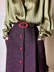Gonna sartoriale A-Line in lana bouclé grigio antracite e rosso con bottoni in pelle