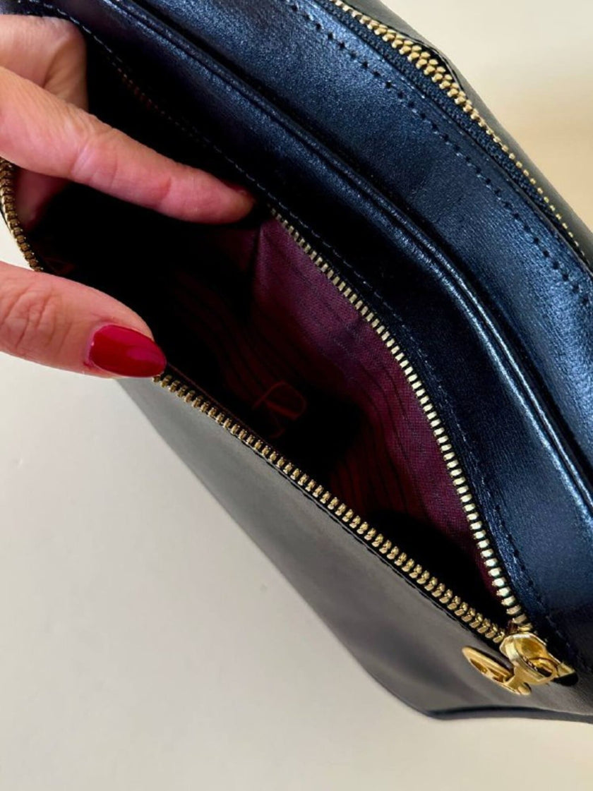 Beauty case in ecopelle nera “Valentino Garavani”