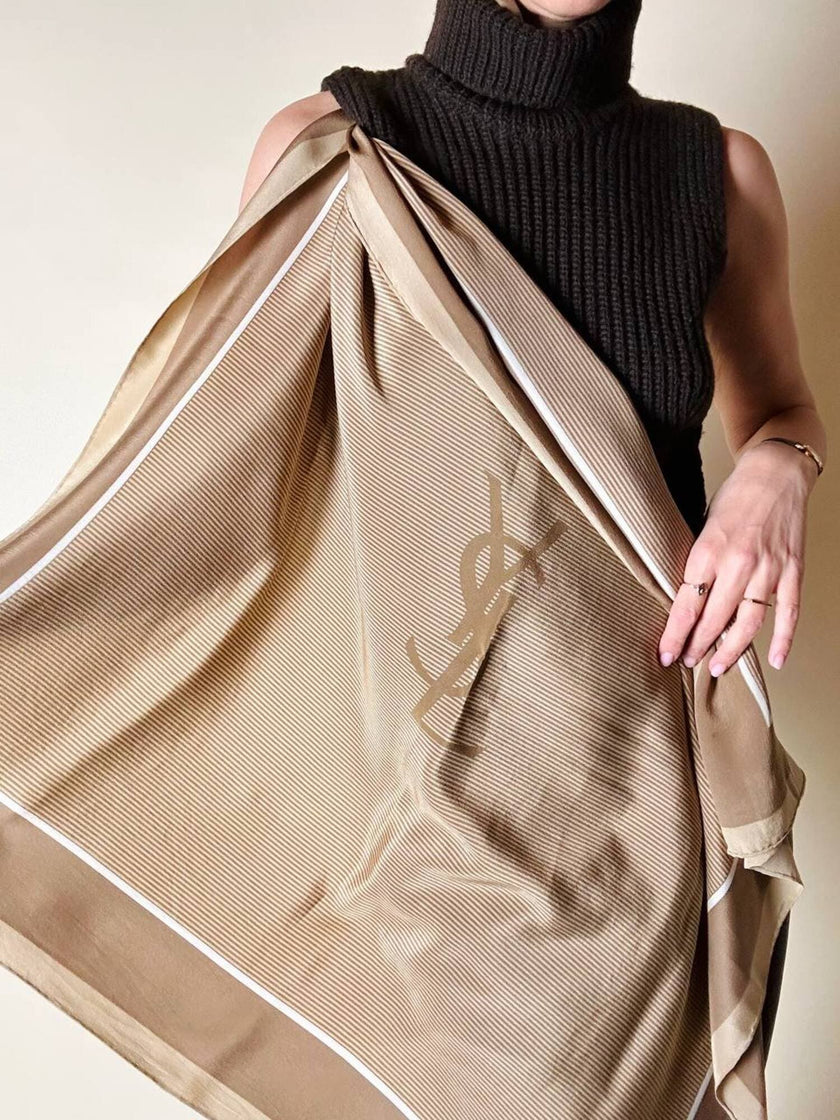 Foulard Yves Saint Laurent vintage in seta a righe con monogramma YSL