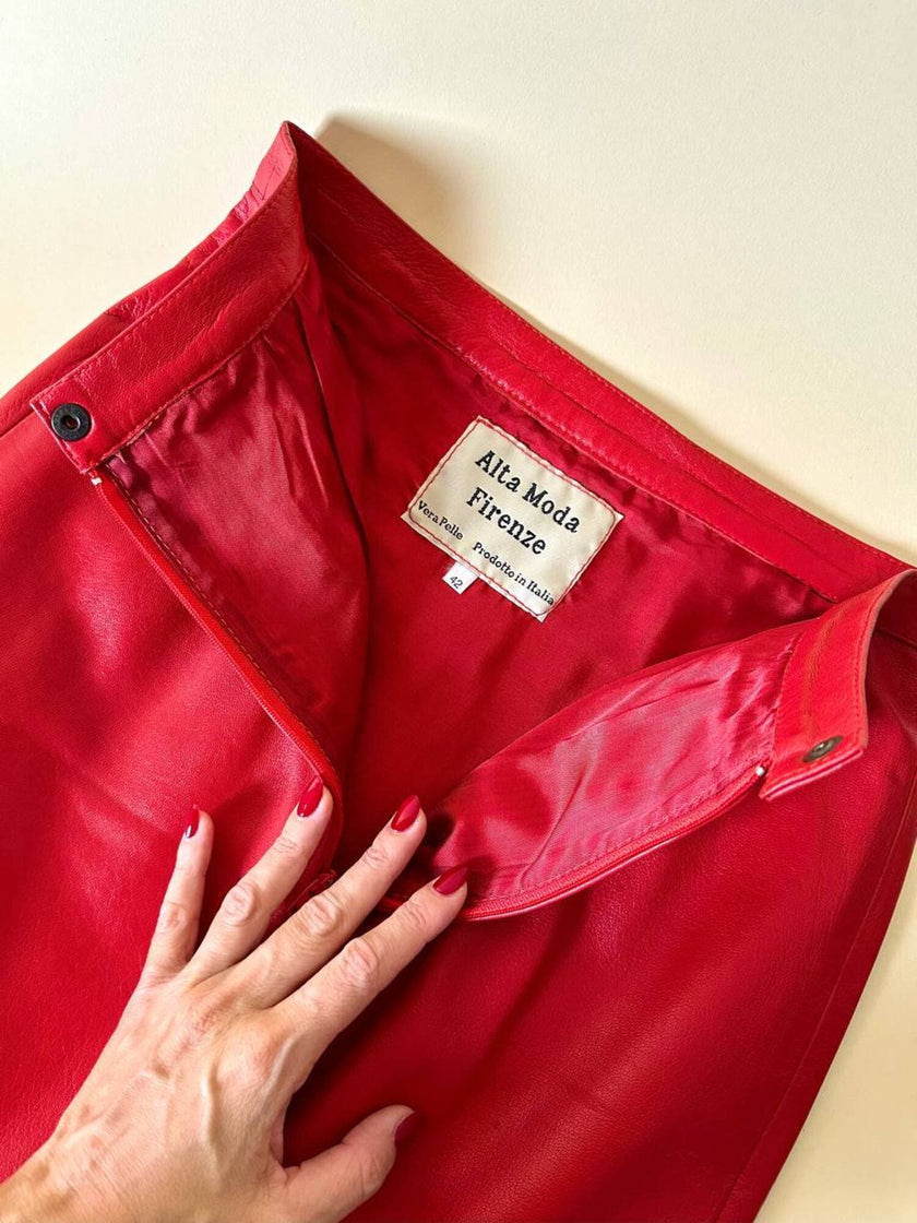 Minigonna in pelle rossa “Alta Moda Firenze”