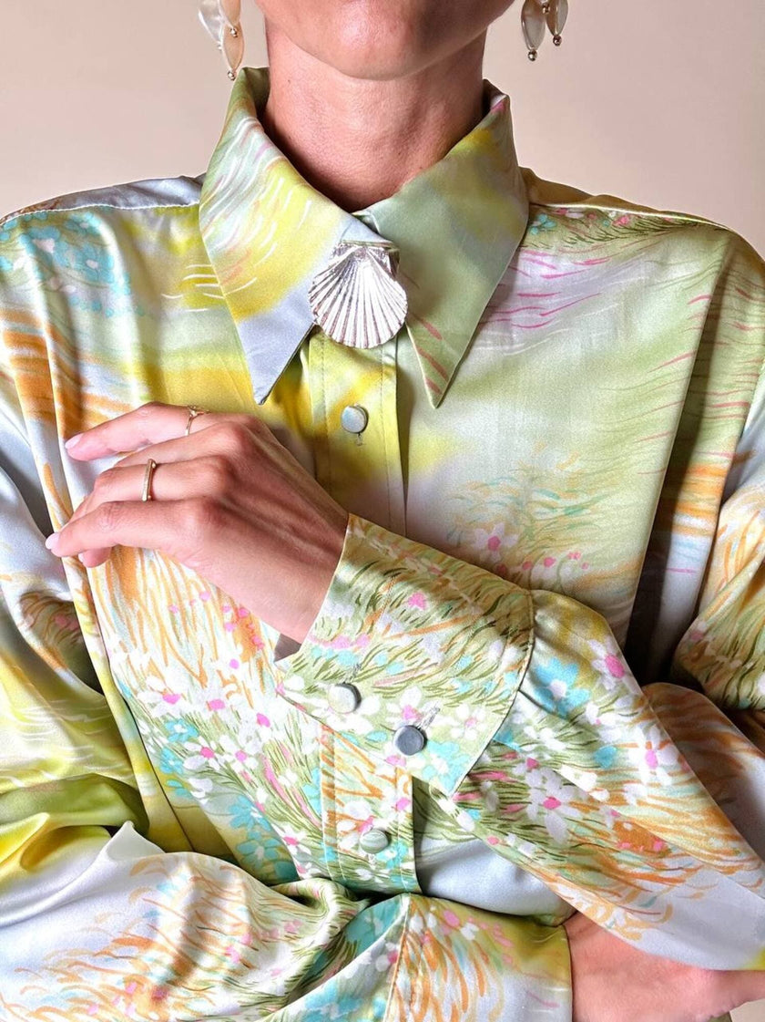 Camicia con fantasia bucolica in tonalità pastello 