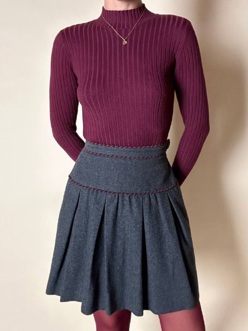 Minigonna Yves Saint Laurent in lana grigio antracite con piping a righe bordeaux e blu