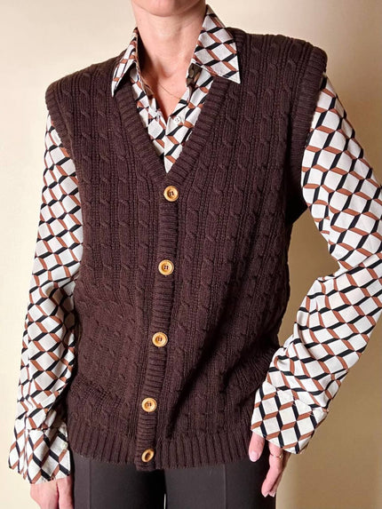 Gilet vintage in lana marrone lavorato a trecce con bottoni effetto cuoio