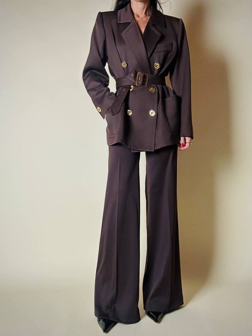 Blazer doppiopetto in lana color cioccolato “Yves Saint Laurent” con pantalone abbinato