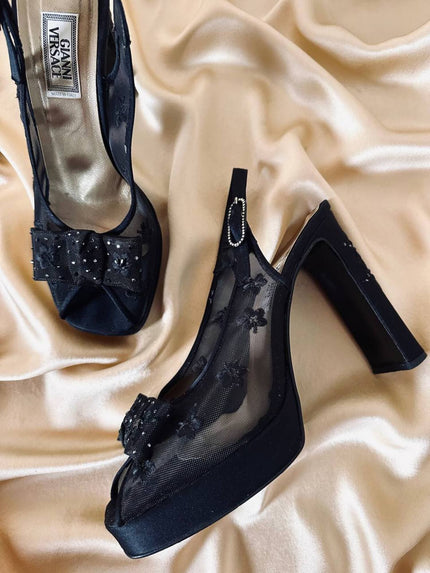 Slingback con plateau in raso di seta e rete ricamata “Gianni Versace”
