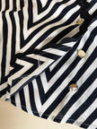 Camicetta vintage Guy Laroche con motivo chevron bianco e nero profili ondulati e bottoni dorati