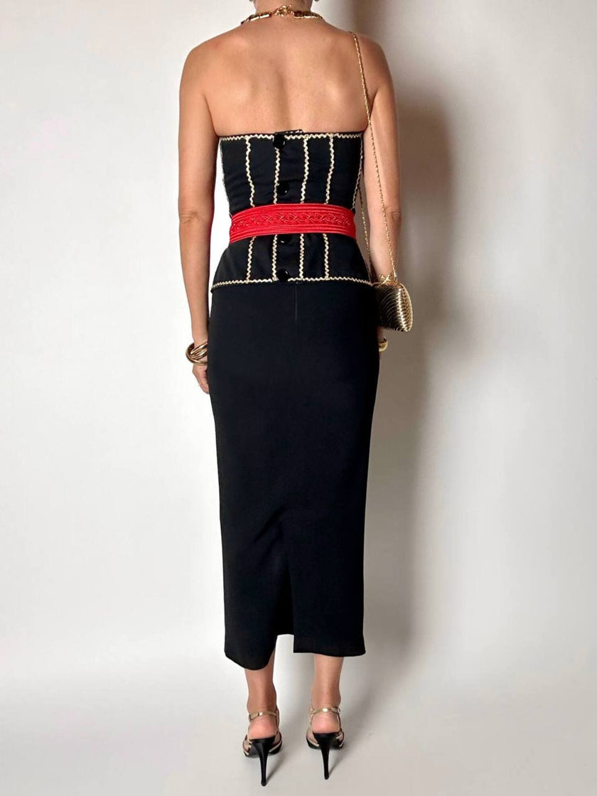 Cintura vintage rossa realizzata con intreccio di passamanerie e nappa couture