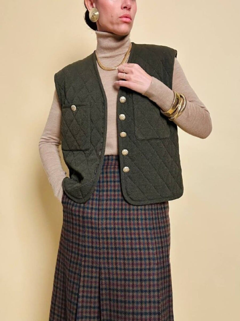 Gilet in lana matelassé verde militare con bottoni dorati 