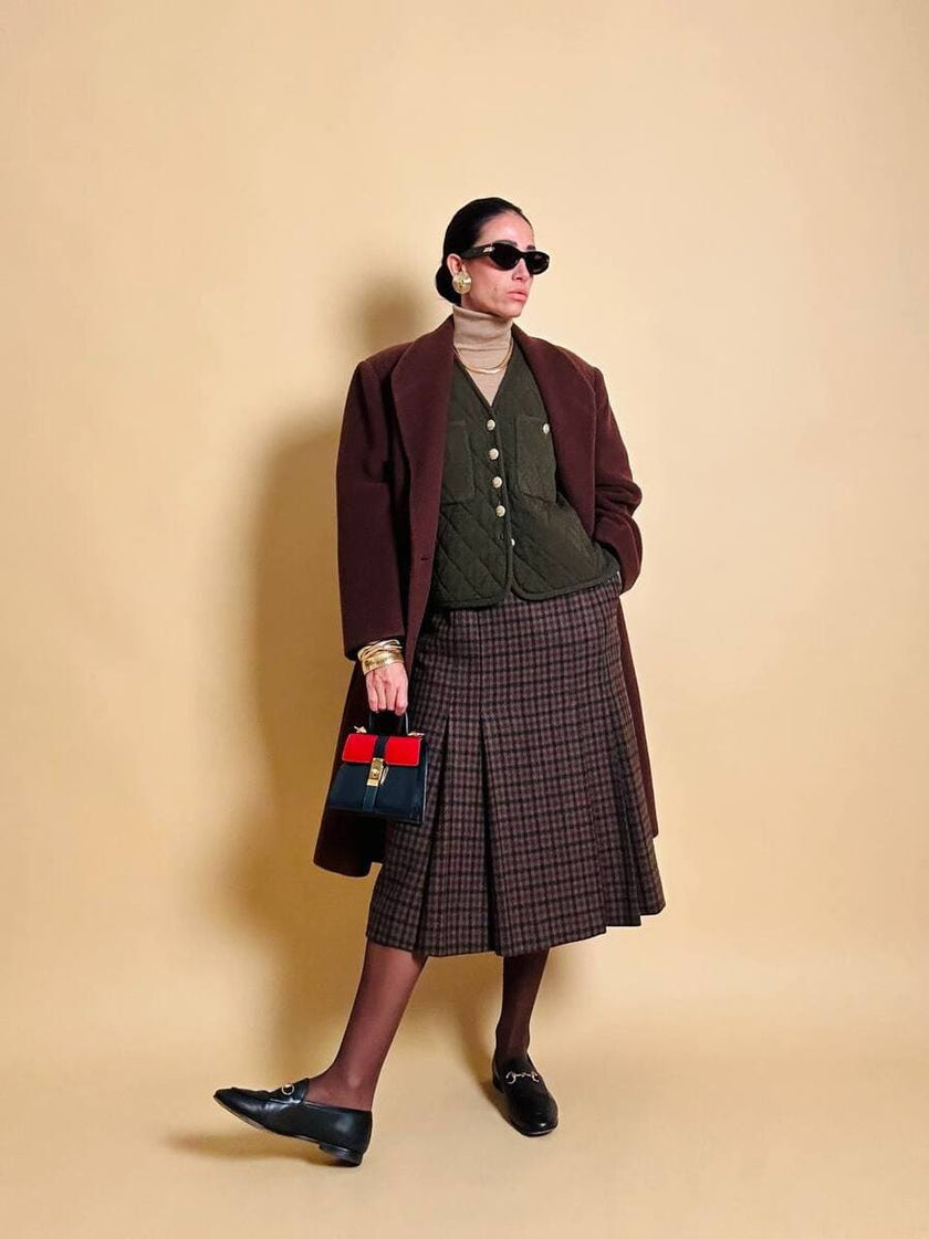 Gilet in lana matelassé verde militare con bottoni dorati 