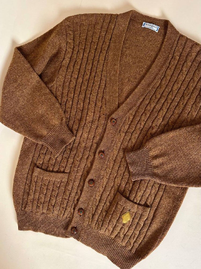 Kardigan von Yves Saint Laurent aus karamellfarbener Wolle mit Logo-Knöpfen von Berlebeck