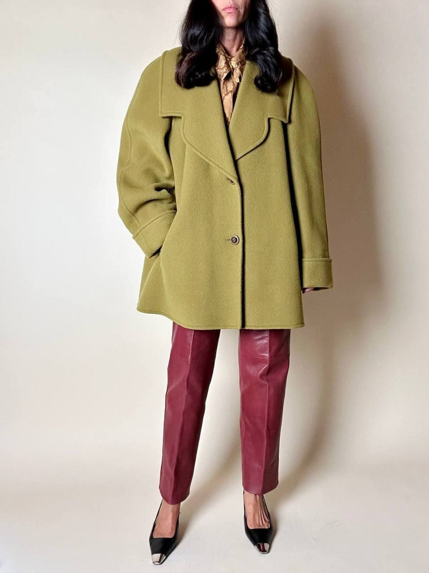 Cappottino oversize con ampi rever in lana verde acido Confezioni di Lusso