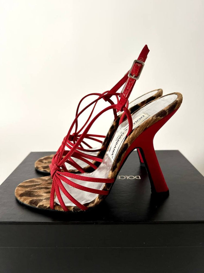 Sandalias vintage Dolce & Gabbana en crepé rojo y terciopelo con estampado de leopardo
