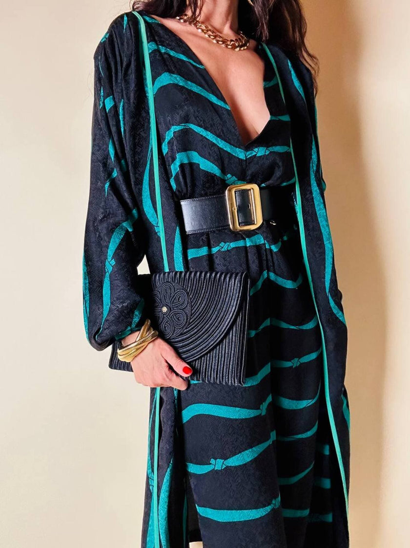 Pochette a busta in passamaneria nera con tracolla “Nina Ricci”