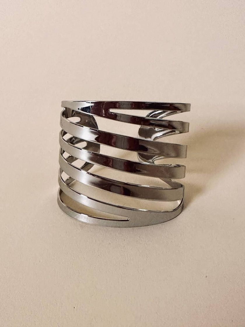 Manchette in metallo scavato argento “Thierry Mugler”
