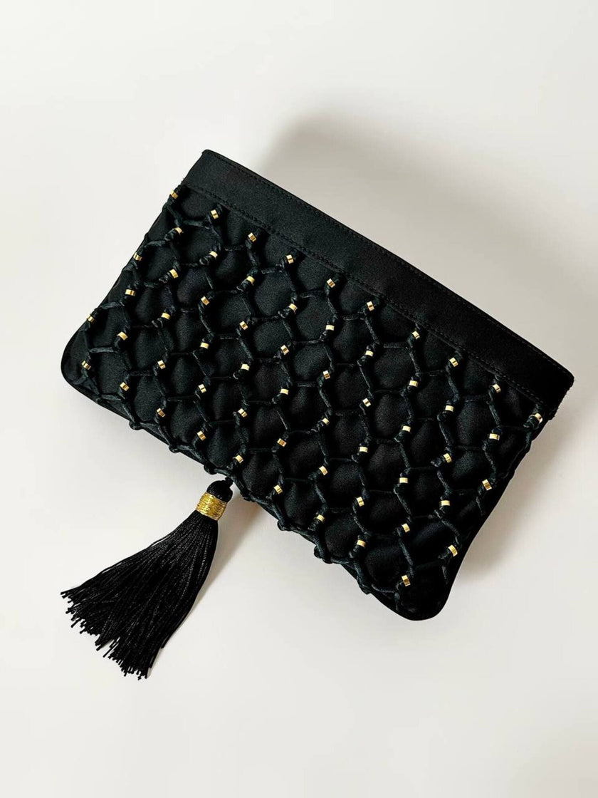 Pochette vintage Rodo in raso nero lavorato a rete con nappa couture e tracolla in catena