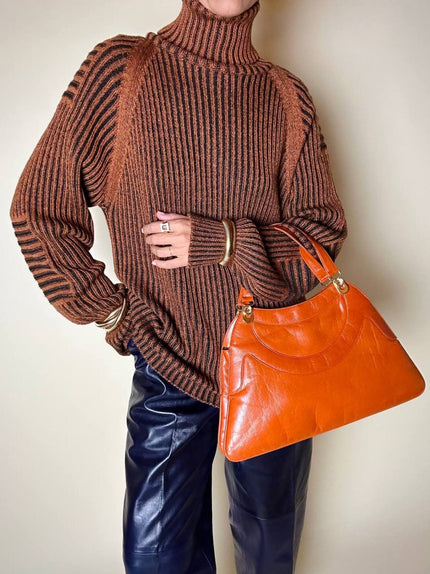 Dolcevita oversize con maxi collo in misto lana a coste larghe ruggine e nero