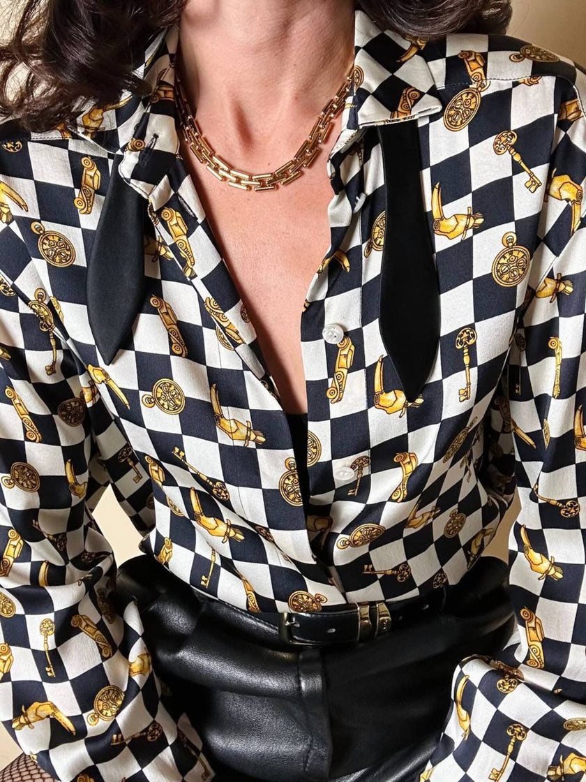 Camicia in raso di seta a scacchi con fiocco al collo “Escada”