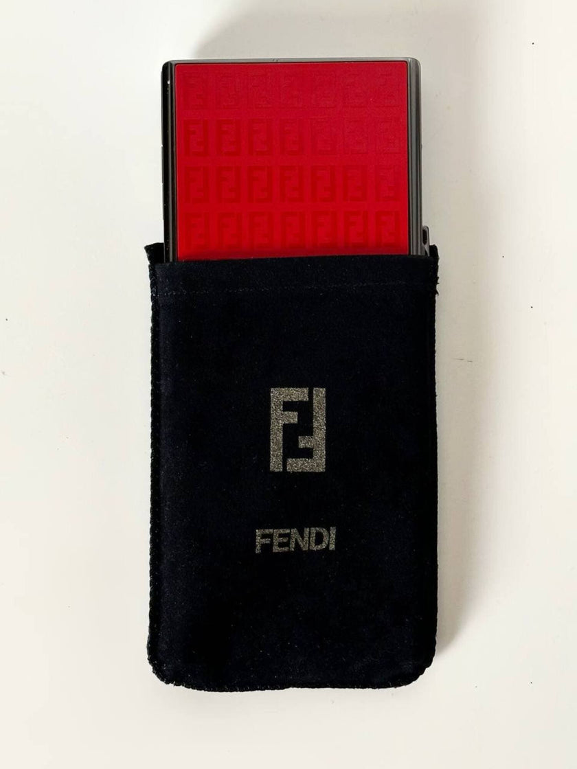 Porta sigarette-carte di credito-biglietti da visita vintage Fendi in metallo con motivo FF in smalto rosso
