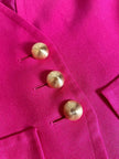 Blazer fucsia con bottoni gioiello dorati in metallo satinato “Yves Saint Laurent”