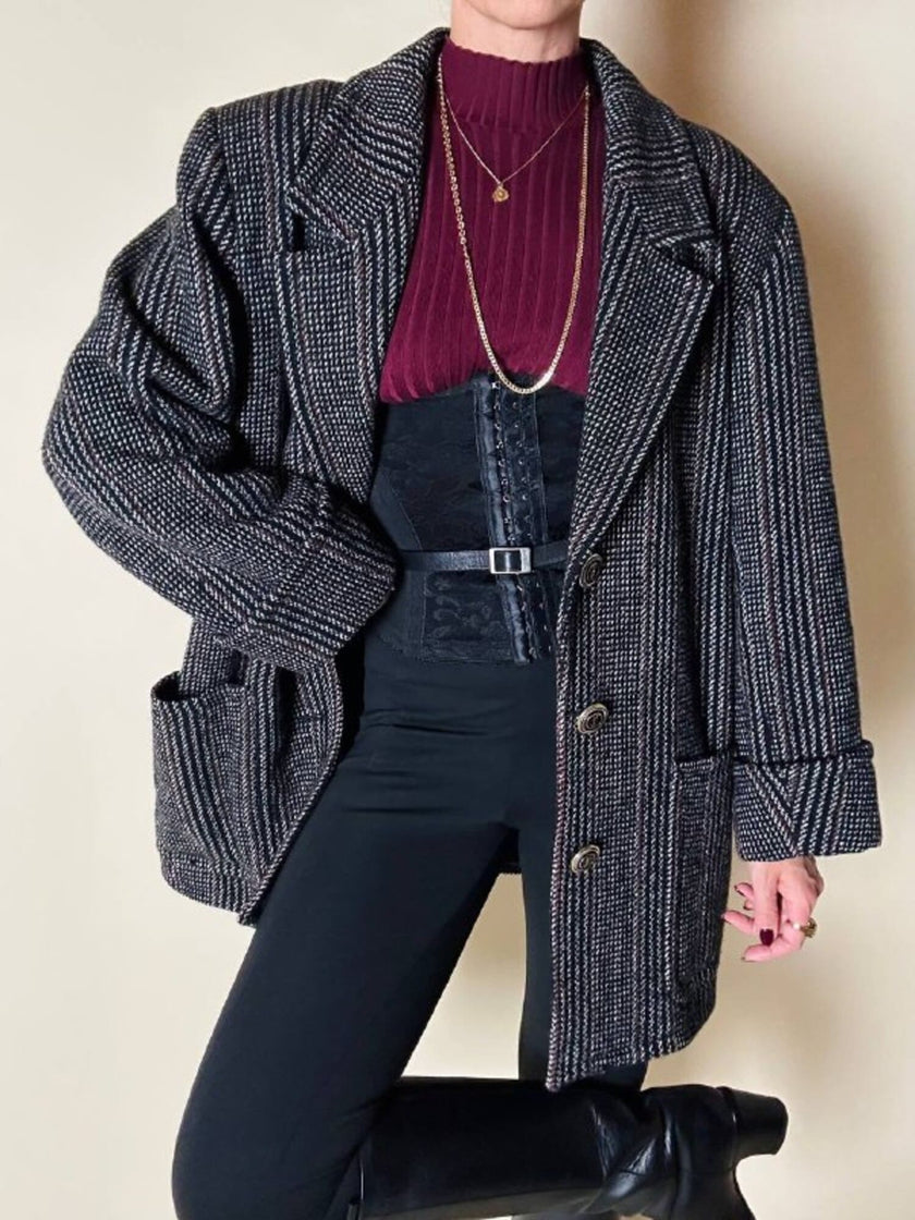 Manteau-blazer Yves Saint Laurent en tweed avec boutons bijoux logotés