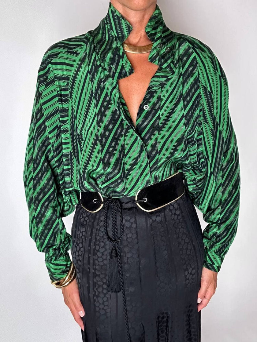 Camicia vintage in fresco di lana e seta verde smeraldo con fantasia grafica astratta