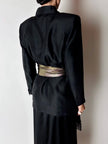 Blazer vintage Episode in shantung di seta nera con bottoni in passamaneria