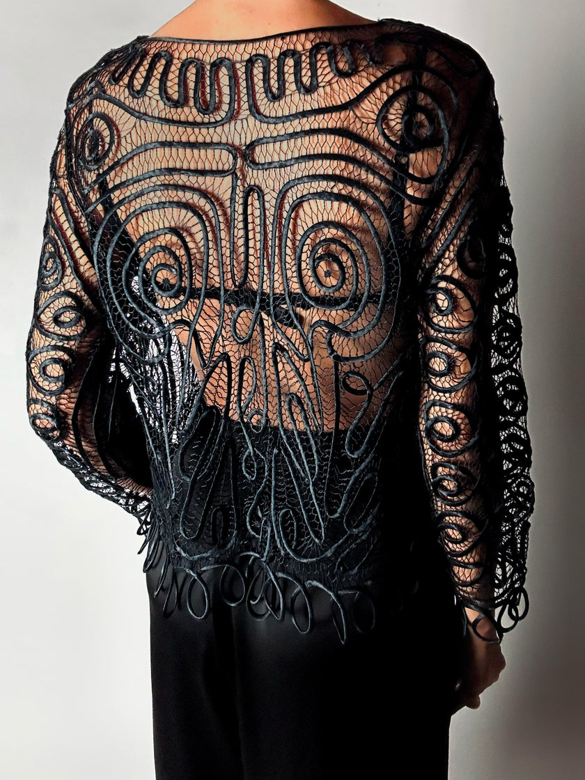 Giacca vintage in seta nera con ricami soutache e alamari
