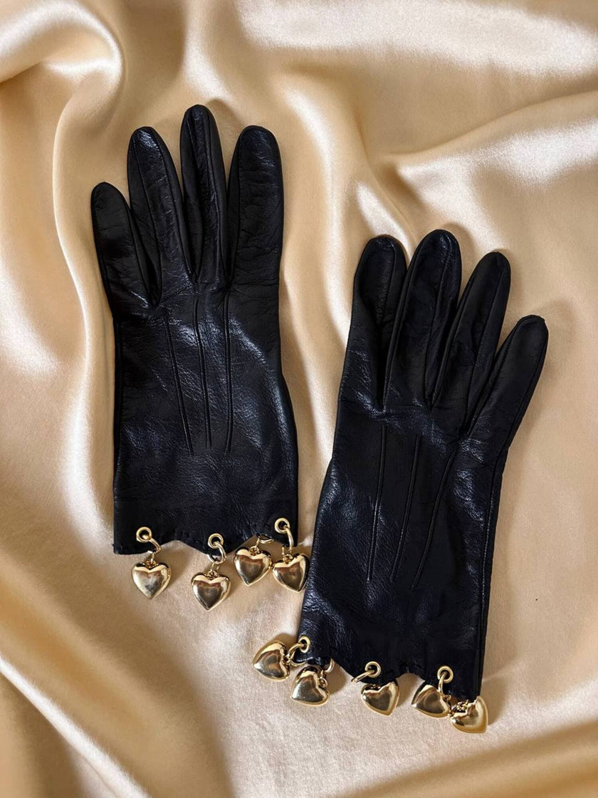 Guanti in pelle nera con charm dorati a forma di cuore “Sermoneta”