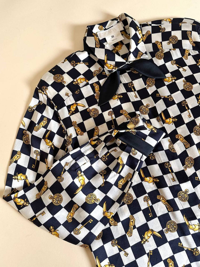 Camicia in raso di seta a scacchi con fiocco al collo “Escada”