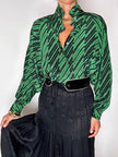 Camicia vintage in fresco di lana e seta verde smeraldo con fantasia grafica astratta