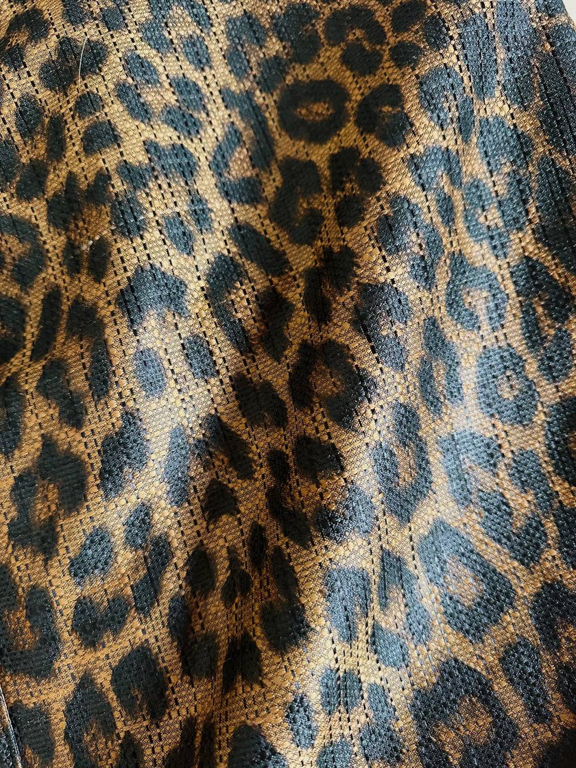 Trench leopardato MikLanD con cintura in coordinato e riporti in pelle nera
