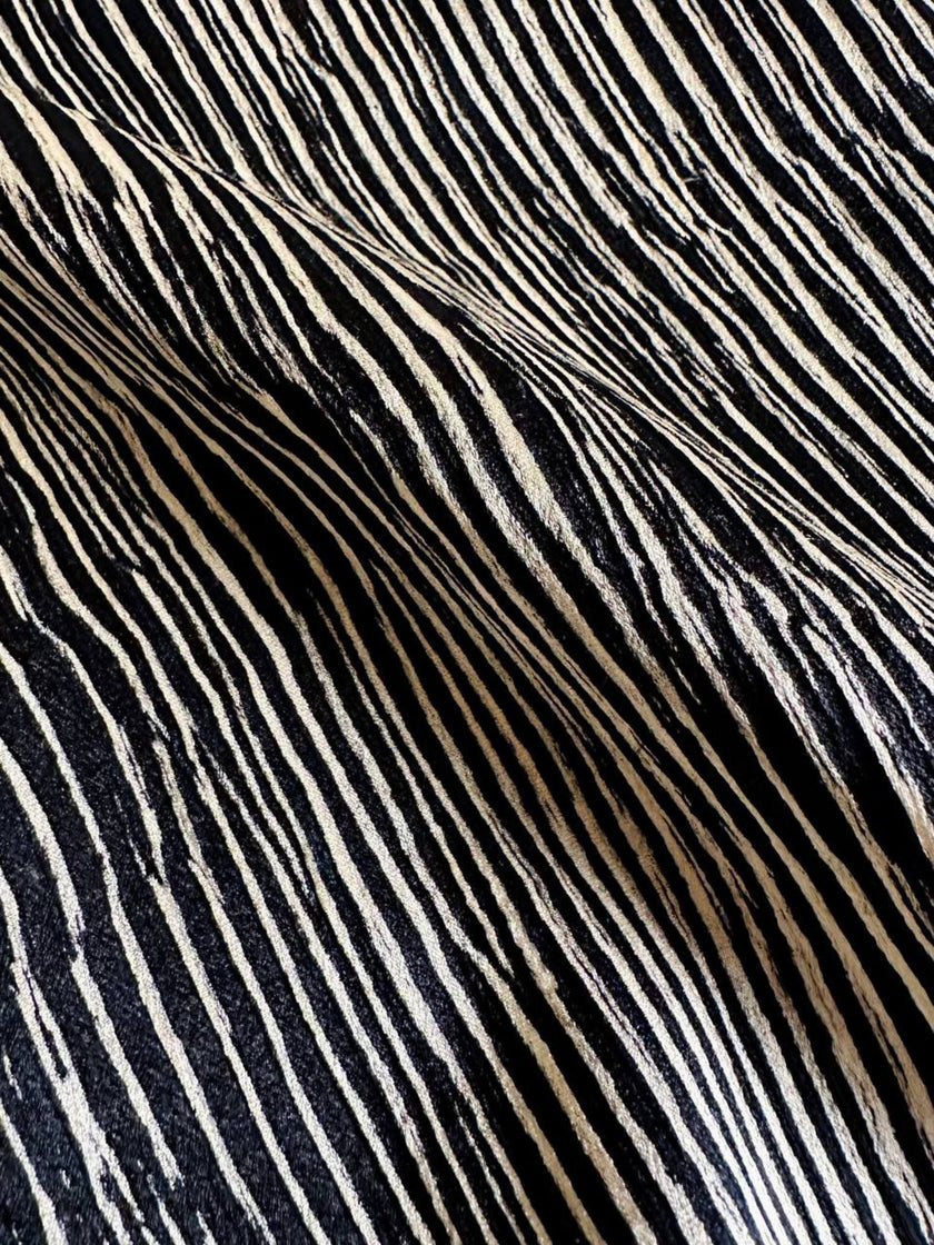 Blazer lungo in raso di seta a righe bianche e nere “Gianni Versace”