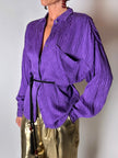 Camicia vintage Gianni Versace in seta goffrata viola con maxi tasca