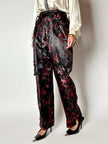 Pantalone vintage a vita alta in raso jacquard nero e rosso fantasia bambù e fiori di prugno