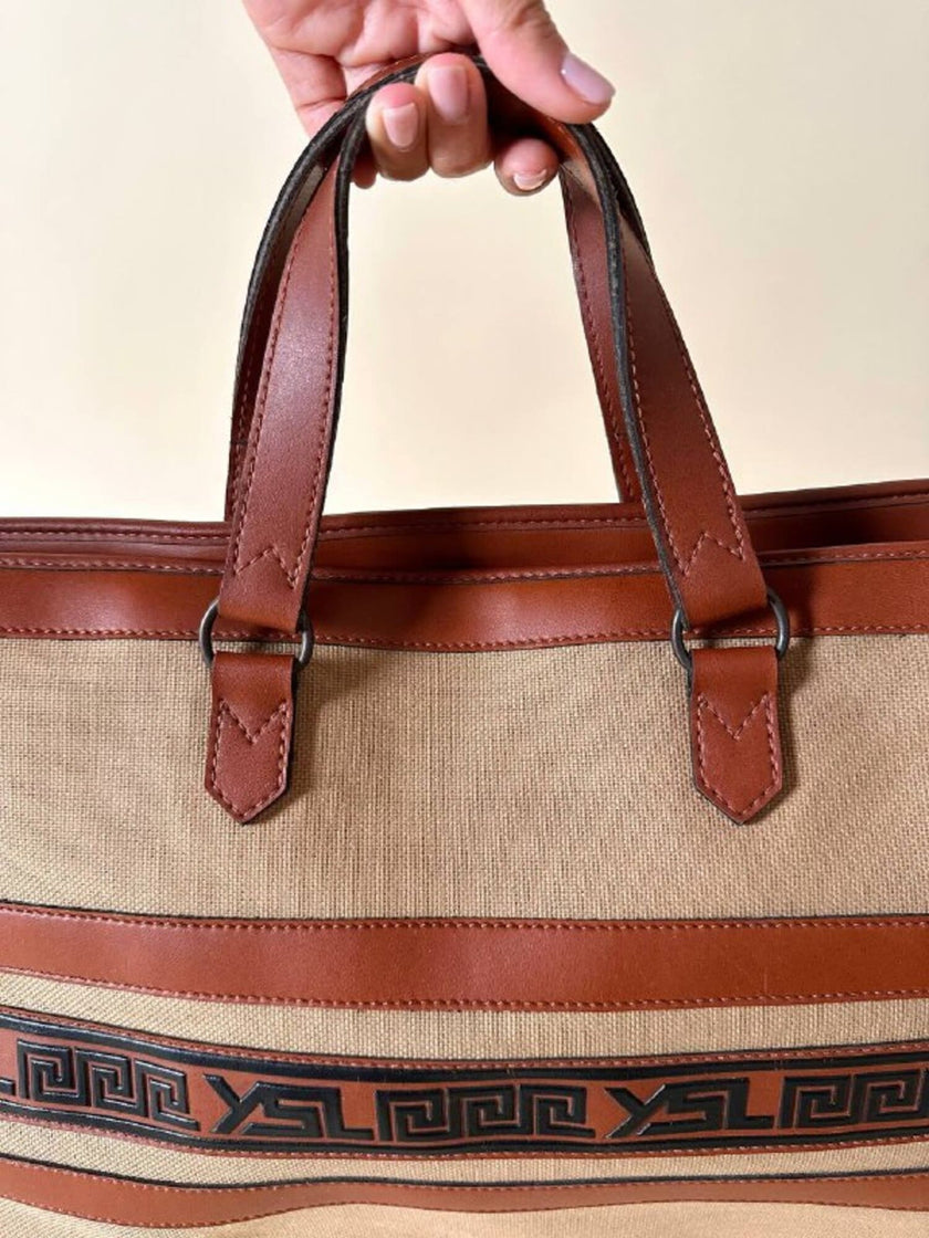 Borsa Yves Saint Laurent in canvas beige con profili color cuoio e motivo greca con logo