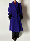 Cappotto vintage blu violaceo in lana con polsi in pelliccia di volpe nera