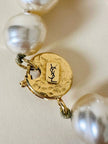 Bracciale di perle barocche con chiusura dorata “Yves Saint Laurent”