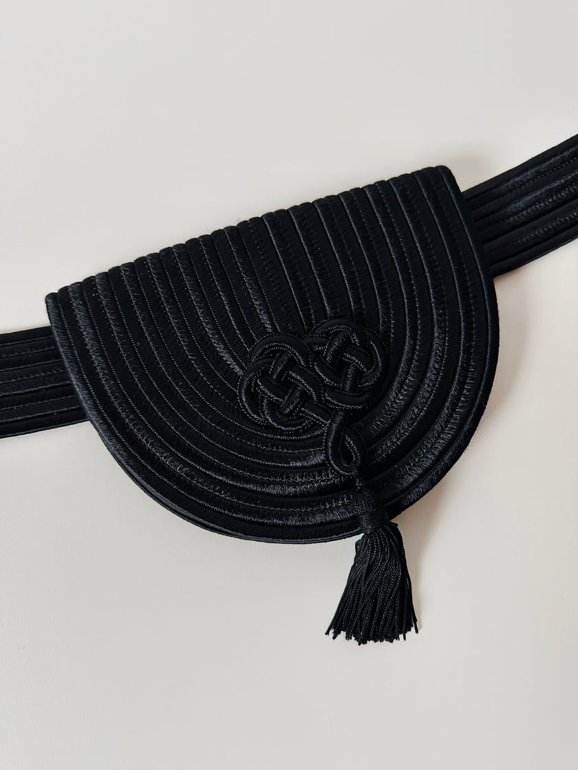 Cintura vintage in passamaneria sautache nera con nappa couture