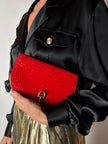 Borsa vintage in vernice rossa stampa coccodrillo con tracolla a catena dorata