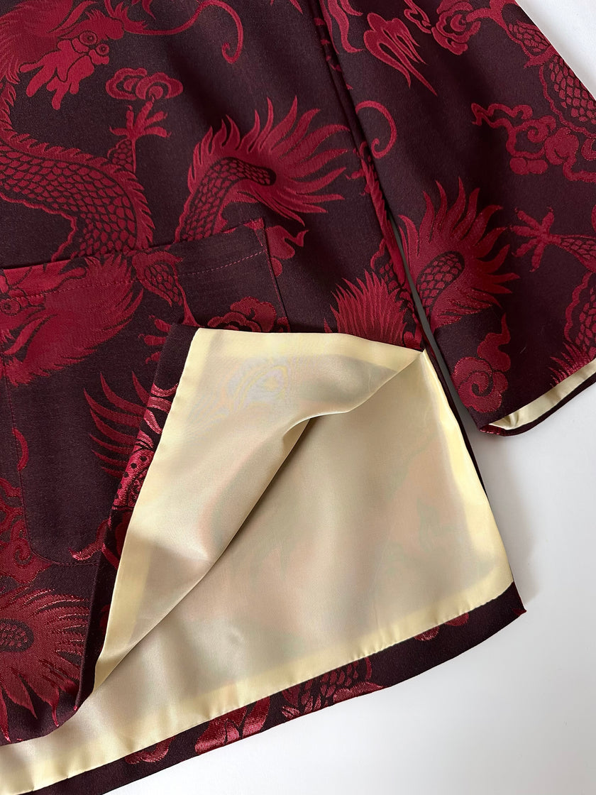 Giacca vintage in tessuto jacquard bordeaux con draghi cinesi e alamari