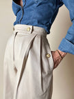 Bermuda Yves Saint Laurent in cotone color sabbia con bottoni dorati con logo YSL