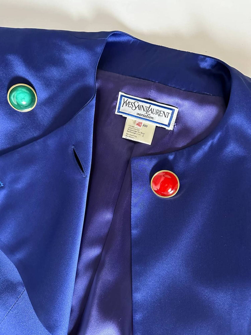Vintage-Jacke von Yves Saint Laurent aus kobaltblauem Satin mit mehrfarbigen Schmuckknöpfen