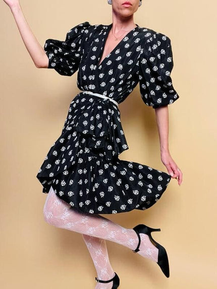 Puffy dress nero con rose bianche