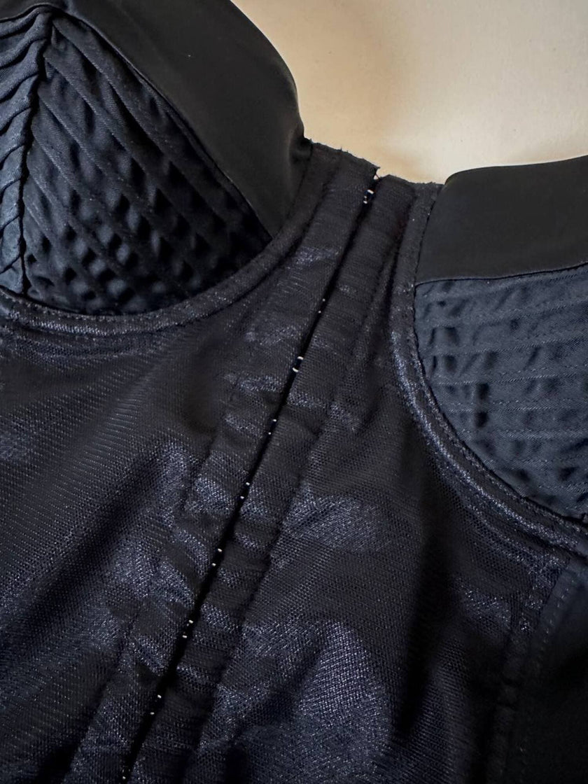 Schwarzes Satin-Bustier mit Tülleinsatz