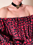 Blusa in seta nera con bocche e cuori rossi “Yves Saint Laurent”