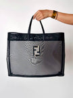 Borsa vintage Fendi in rete mesh nera con maxi logo FF
